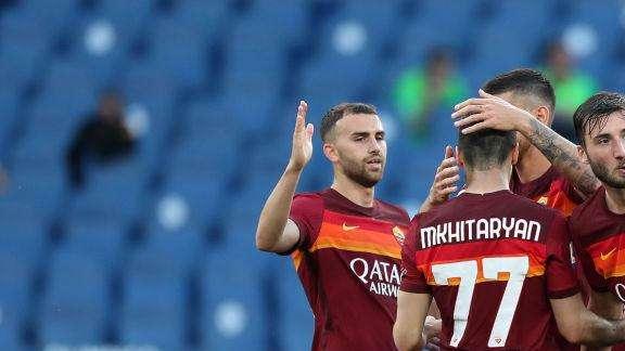 La Roma torna a fare festa in campionato: 5-0 al Crotone e controsorpasso sul Sassuolo