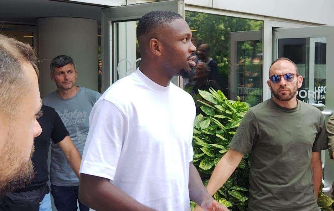 Thuram, i legali stanno approfondendo il contratto: firma attesa entro domani