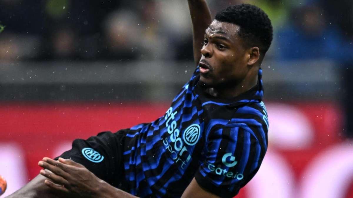 GdS - Dumfries quasi out per il derby, buone notizie da Zielinski e Mkhitaryan: il punto da Appiano