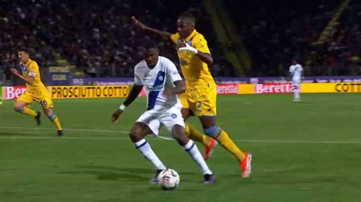 Frosinone-Inter - Fluidità di manovra, posizioni che cambiano in continuazione: la lezione nerazzurra allo Stirpe