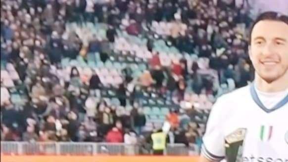 VIDEO - Darmian festeggia coi tifosi: "Grande vittoria, andiamo avanti. Forza Inter"