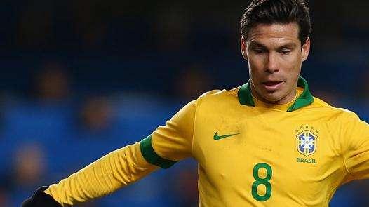 Fernandinho: "Concorrenza? Hernanes gioca avanti"