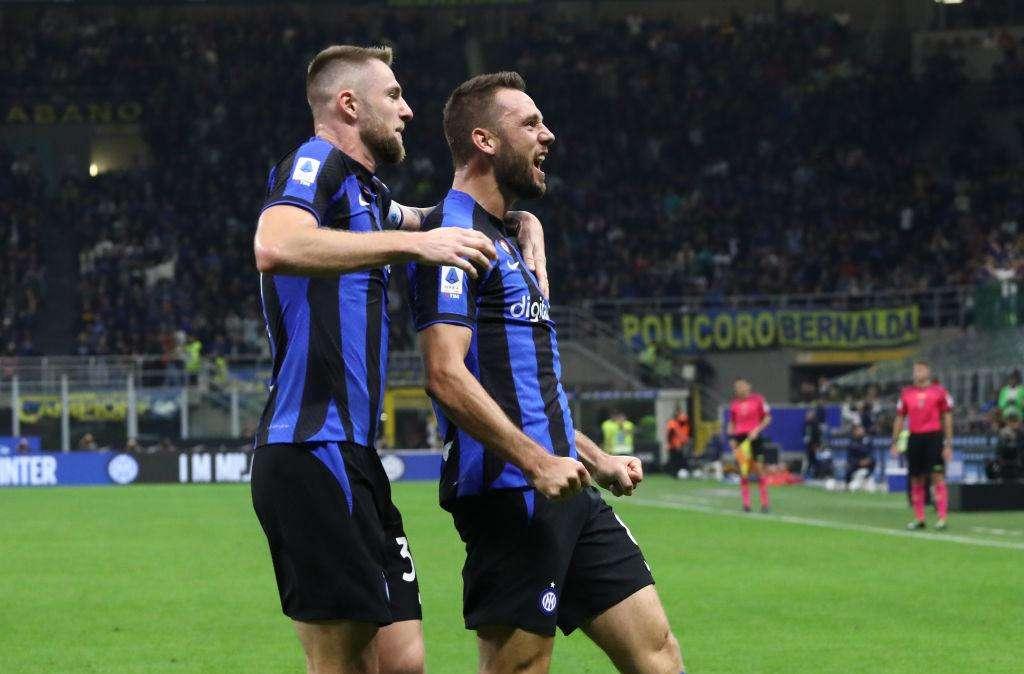 Inter-Samp, Halftime Report: da De Vrij e Barella due sorrisi in una serata turbata dalla cronaca nera