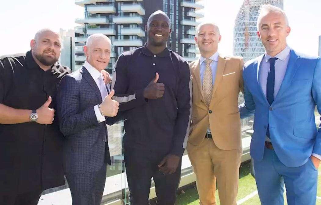 VIDEO - Dalle visite mediche all'abbraccio della folla: Lukaku si è ripreso l'Inter