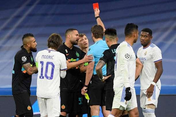 UEFA, nel weekend la sentenza Barella: si va per i 2 turni di stop, non ci sarà ricorso