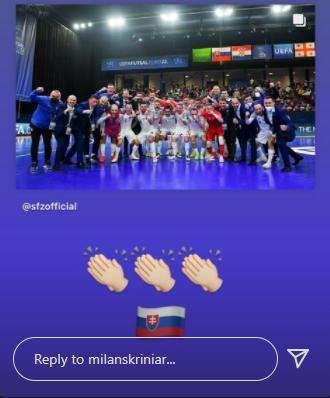 Skriniar applaude la nazionale di calcio a 5 della Slovacchia, ai quarti di Euro 2022