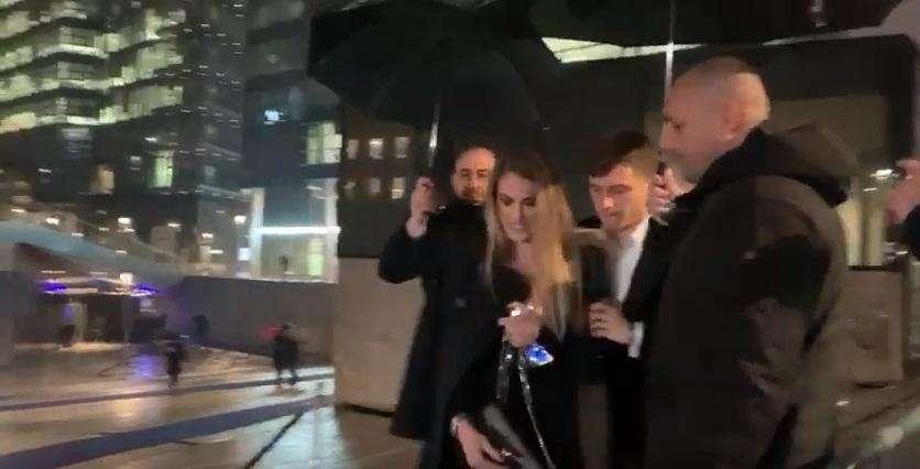 VIDEO - Cena di Natale, passerella per Nicolò Barella