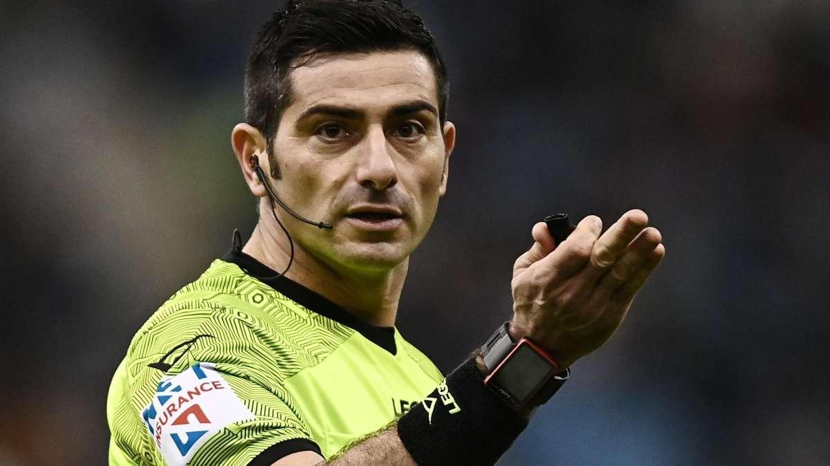 Roma-Inter, la moviola - Poco calcio, tanti calci: Maresca non sempre preciso. Darmian e Mancini con la mano: niente rigore