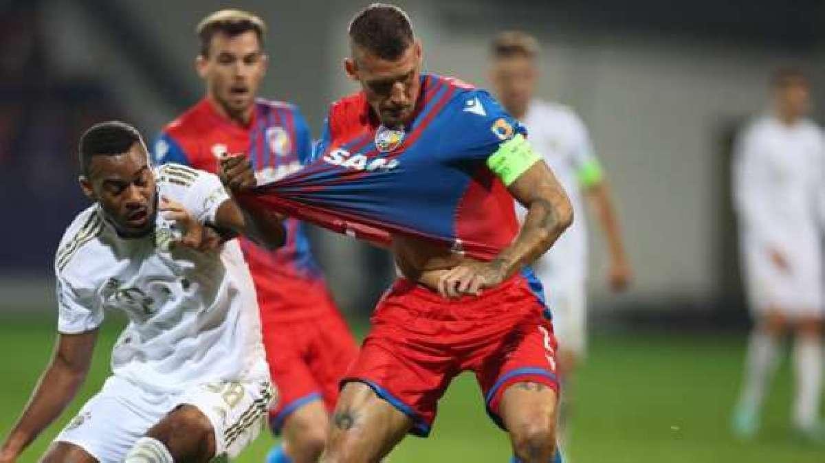 Dzeko bestia nera del Plzen, Hejda: "Attaccante implacabile con noi, non sappiamo come fermarlo"