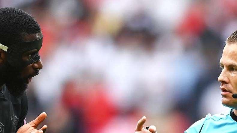 Champions League, scelta la squadra arbitrale di Inter-Benfica: il match di San Siro sarà diretto da Makkelie