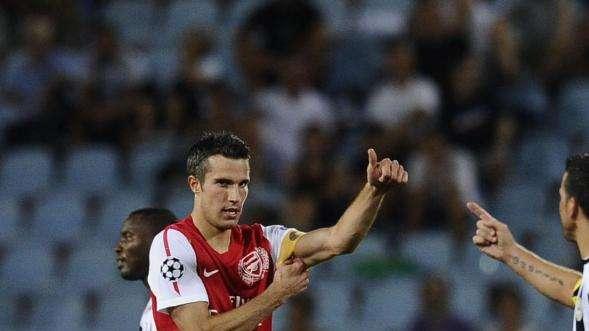 Hill-Wood: "Rinnovo di Van Persie? E' ancora presto"