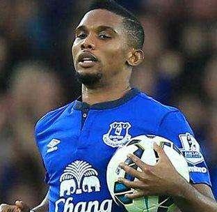 Eto'o show con l'Everton: doppietta e Burnley ko