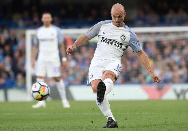 Cambiasso compie 41 anni: gli auguri social dell'Inter