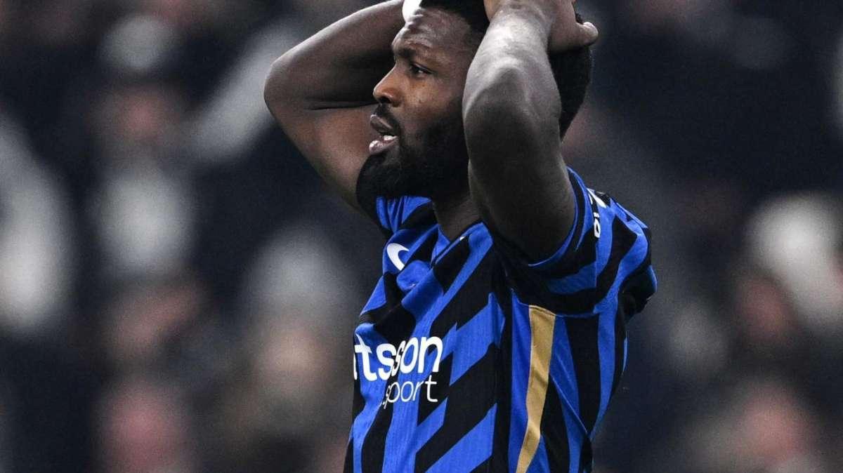 Lautaro fa cilecca, Thuram con una ruota a terra. Dietro la ThuLa c'è il deserto. E Motta vince con Kolo Muani