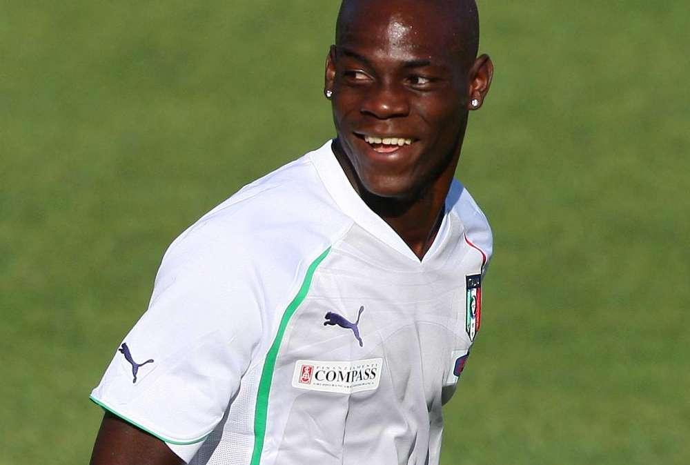 L'Inghilterra accoglie alla grandissima Balotelli!