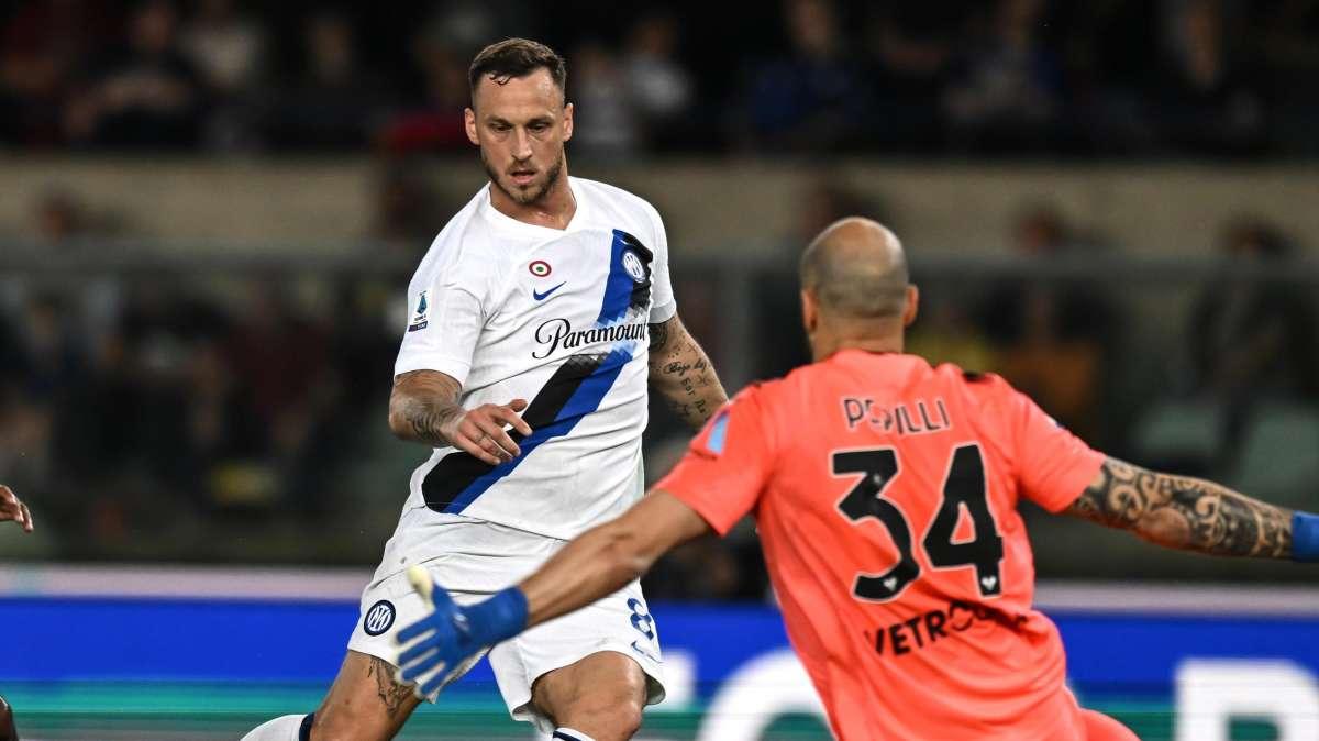 Verona-Inter, Fischio Finale - Si divertono tutti, Perilli di più. Un punto a testa e festa di fine stagione al Bentegodi