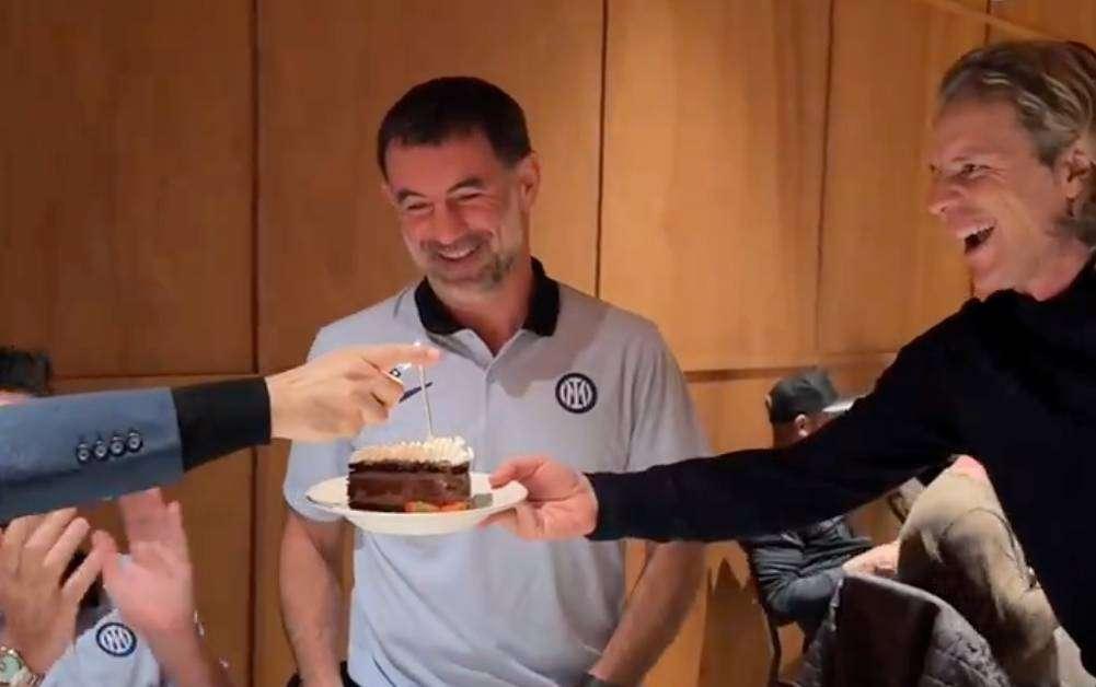 VIDEO - Inter Legends in Georgia, festeggiamenti a sorpresa per Karagounis
