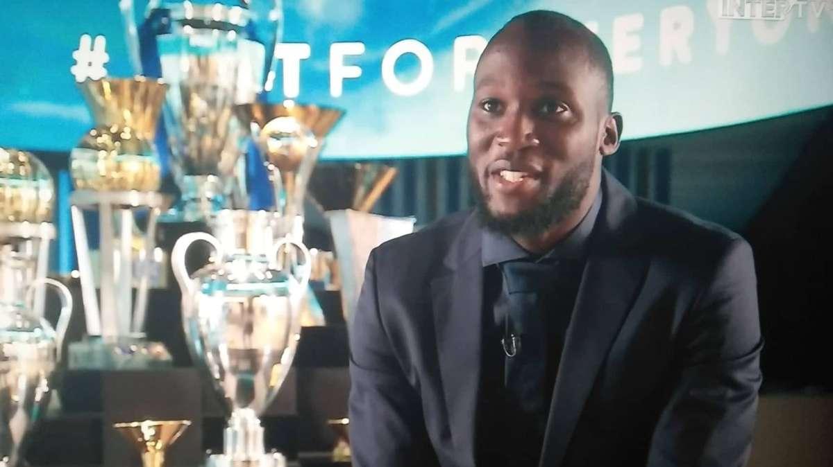 Lukaku: "Che emozione a San Siro, Inter-Lazio 3-0 la prima finale che ho visto. UCL? Ci prepareremo al meglio"