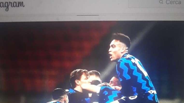 Lautaro festeggia la vittoria nel Derby: "Forza Inter" e Nainggolan si unisce al coro