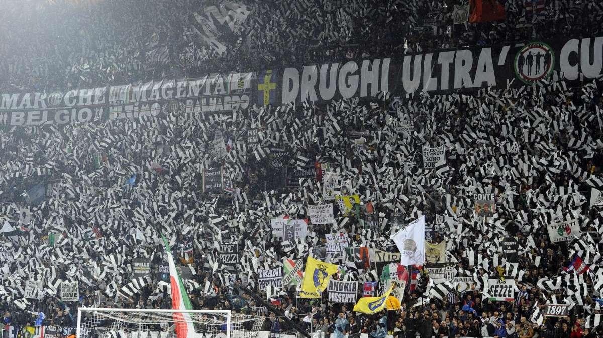 Cori discriminatori dei tifosi Juve: rischio squalifica