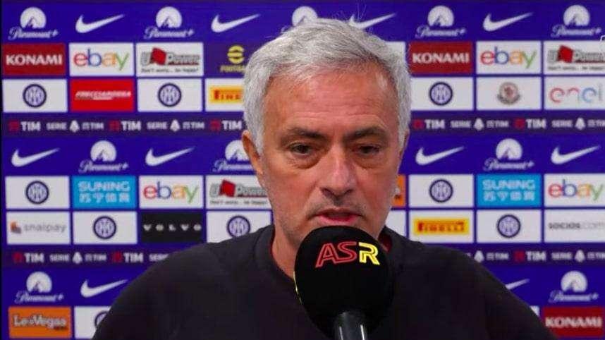 Roma, Mourinho: "Giocare oggi un regalo della Lega. Non c'è rispetto per i miei, l'atteggiamento di Maresca dice tutto"