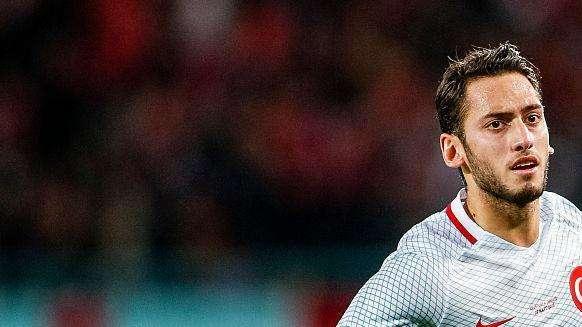 Corsera - Calhanoglu, il Milan ha provato a pareggiare l'offerta interista: no dell'agente