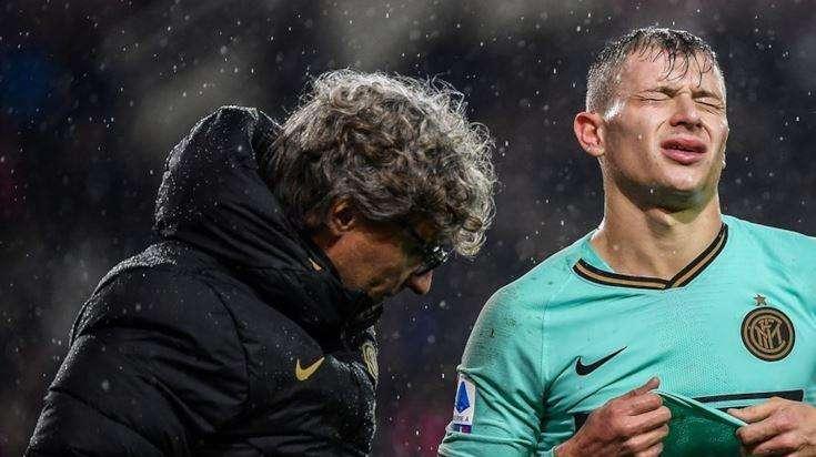 SM - Barella, segnale che invita all'ottimismo: ha lasciato lo stadio senza usare stampelle