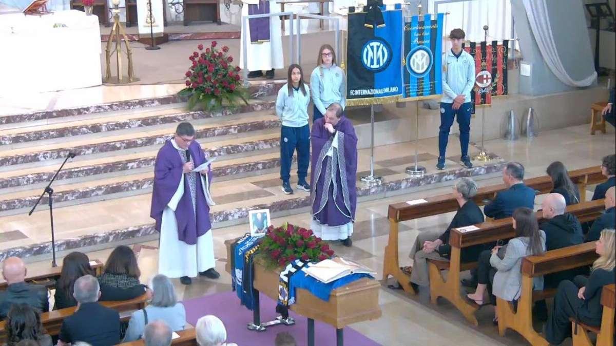 Delegazione interista ai funerali di Beccalossi: presente anche Pio Esposito 