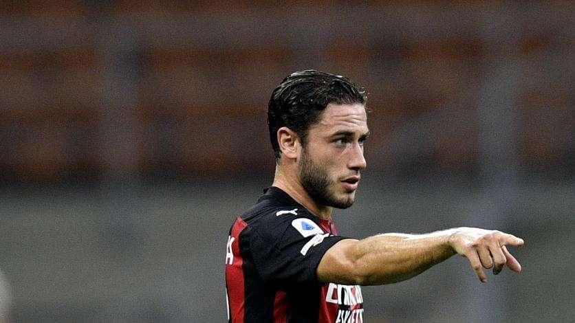 CdS - Post-derby con polemica: dito medio di Calabria, rischia la squalifica in un caso 