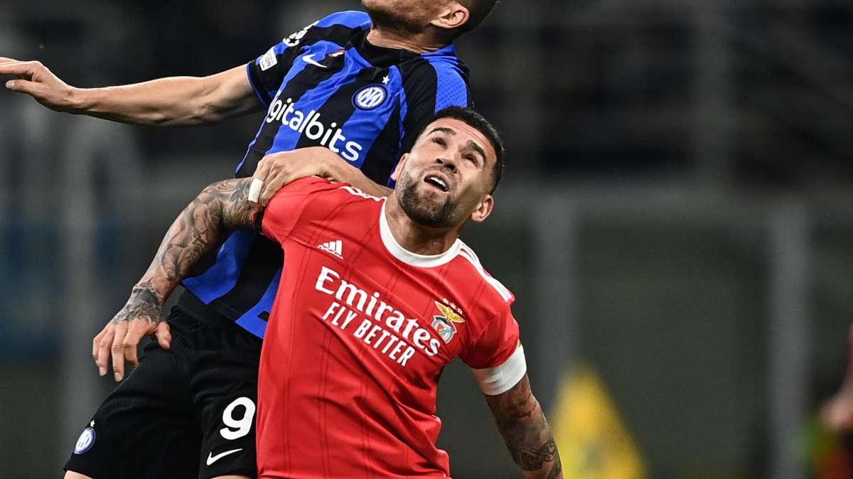 Relevo - Otamendi non rinnova col Benfica: l'Inter ha avviato i contatti con l'argentino