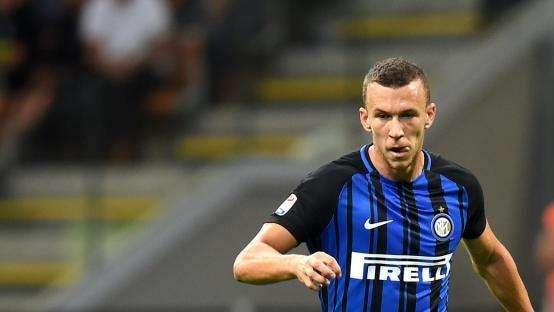 Ivan Perisic segna un eurogol e i tifosi del Manchester United si disperano su Twitter