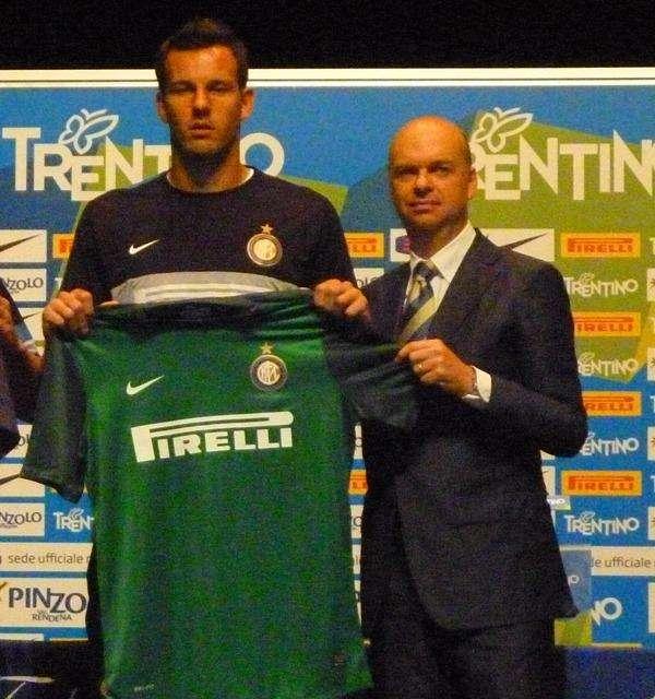 Con Handanovic arriva la nuova maglia da portiere
