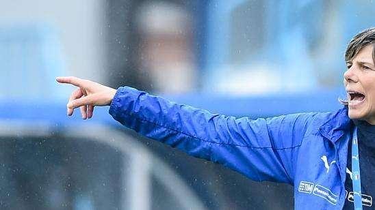 Bertolini: "Inter e Milan le uniche a regolarizzare le ragazze. Derby al Meazza? Prima o poi si farà"