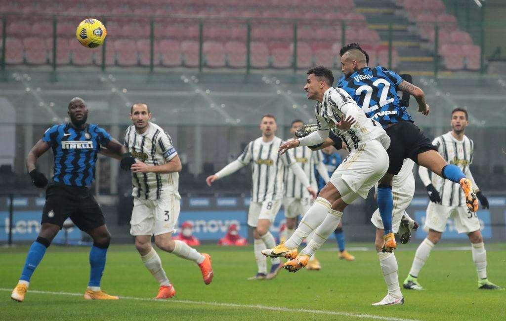 Dal blitz di Hakimi in area granata al destro di Eriksen allo Scida: tutte le diapositive di uno Scudetto