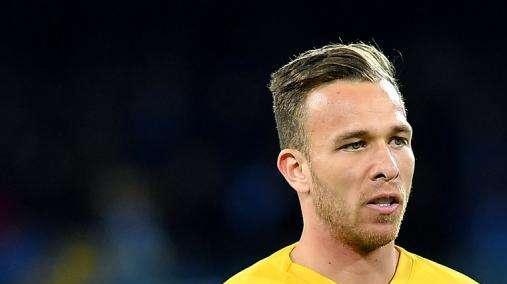 Corsera - Juve-Barça, a un passo lo scambio Pjanic-Arthur. Operazione decisiva a livello finanziario