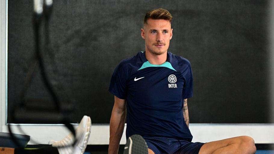CdS - Da Pinamonti a Sanchez, passando per Lazaro e Casadei: Inter, le mosse per snellire la rosa e fare cassa 