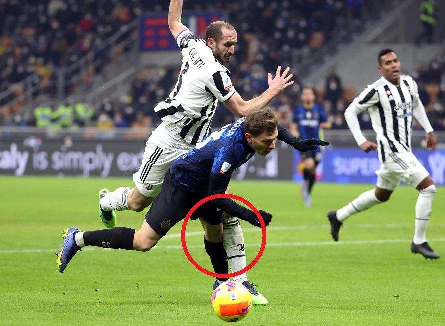 Moviola GdS - All'Inter manca un rigore: Chiellini su Barella all'11'