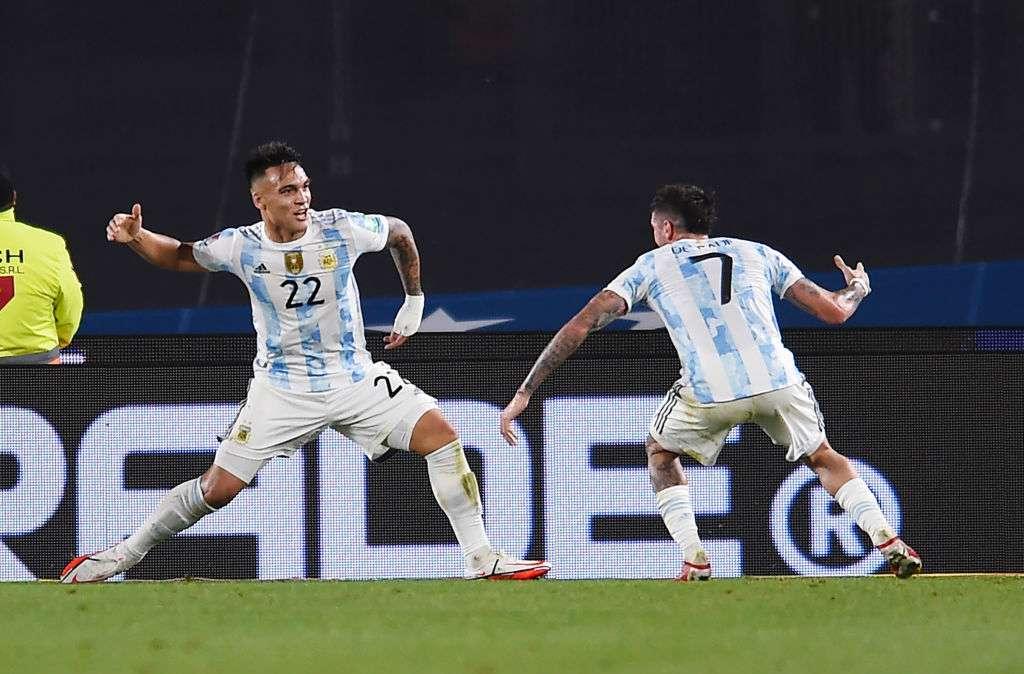 Argentina, gol e assist di Lautaro nel 3-0 all'Uruguay. Poi staffetta con Correa