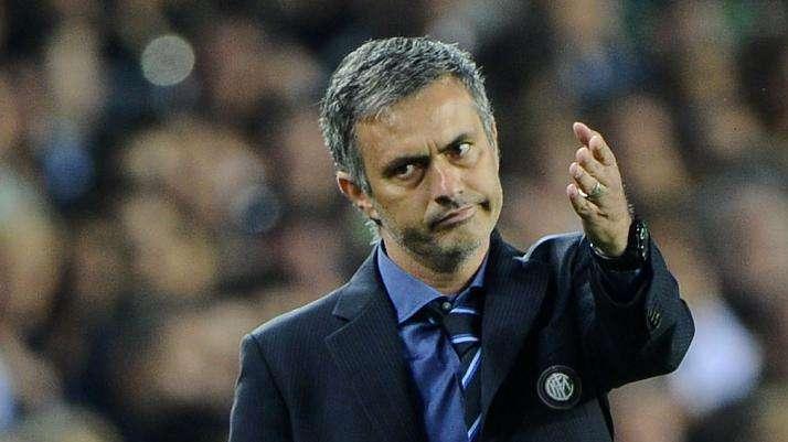 Mou: "Magari l'inatteso accadrà". E annuncia il trasloco: già licenziati...