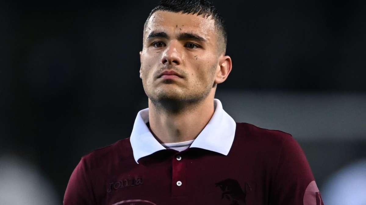 CdS - Buongiorno, c'è solo il Napoli. Ma il Torino spera nell'asta