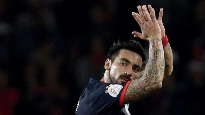 Intanto Lavezzi fa gli auguri in italiano: "Spero che..."