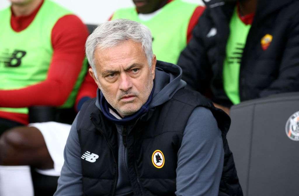 Bookies - Niente panettone per Mou? L'opzione addio è offerta a nove