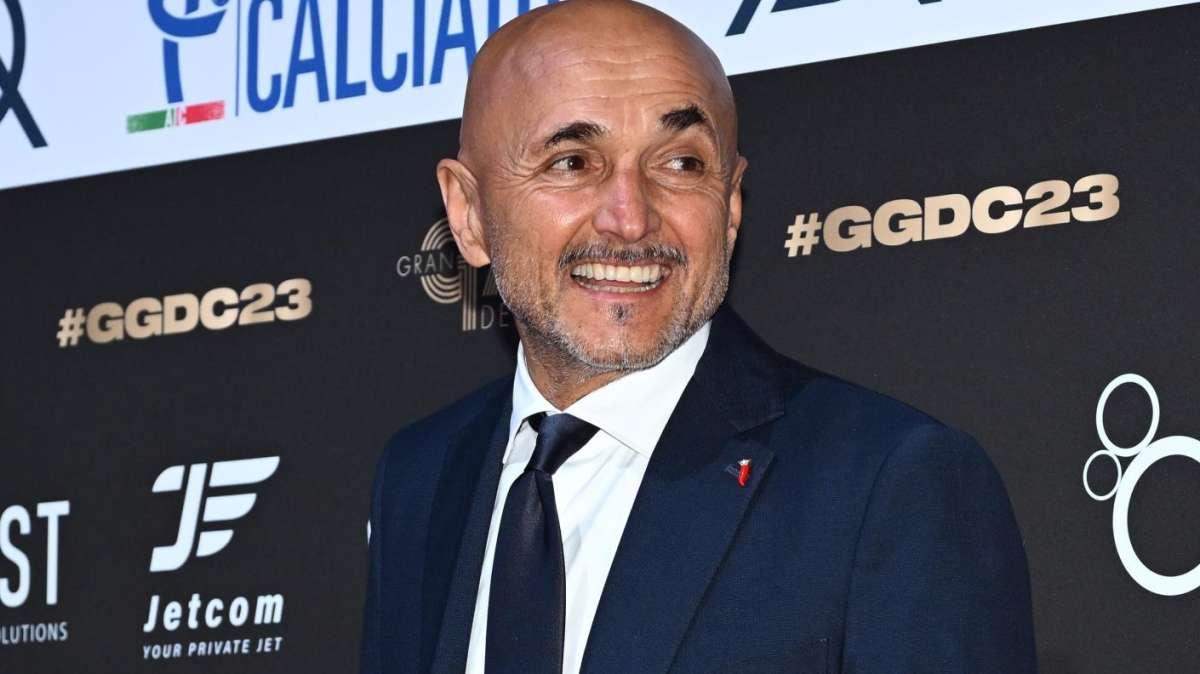 FOTO - Ospite speciale ad Appiano: il ct Spalletti all'allenamento, gli azzurri di Inzaghi sotto osservazione 