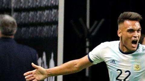La notte di Lautaro: 3 gol e un rigore procurato contro il Messico. "Sono emozionato, non accade tutti i giorni"