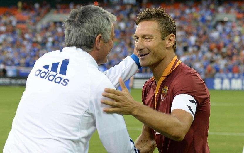 Mourinho, carezza a Totti: "Peccato essere arrivato con 4 anni di ritardo"