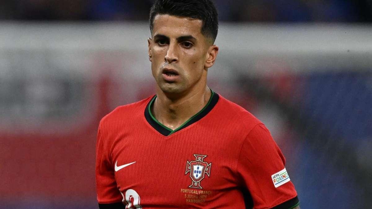 CdS - Motta vuole Cancelo: affare possibile. Il nodo per la Juve è l'ingaggio 