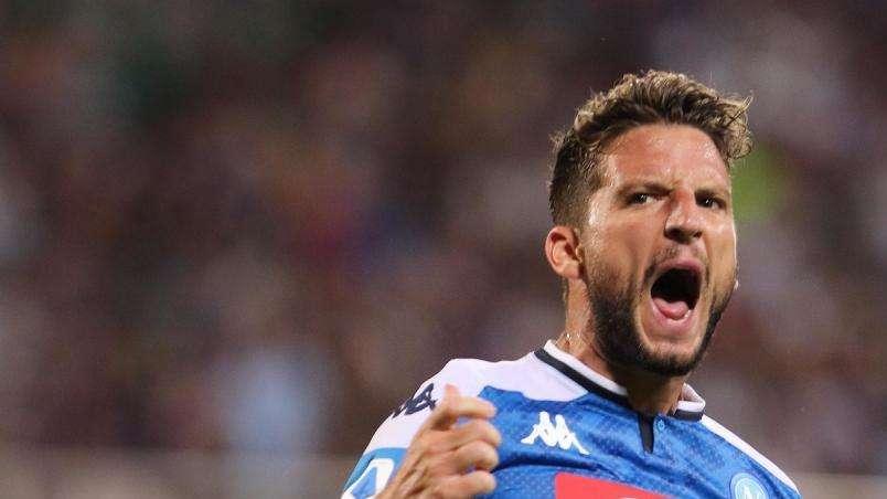 Doppio Mertens, il Napoli rialza la testa: Samp superata 2-0, belga a -3 da Maradona
