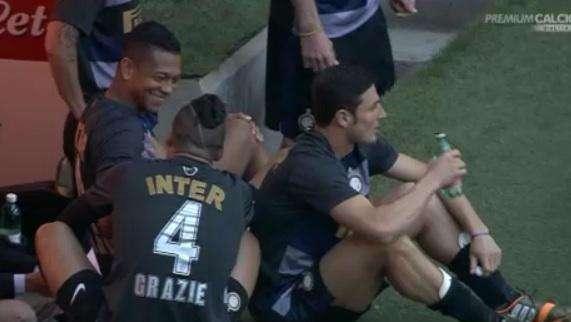 FOTO - Tutta l'Inter con il numero 4 nel pre-partita
