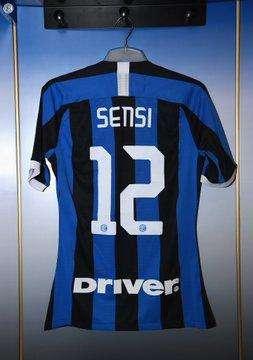 Sensi a disposizione? L'Inter espone la maglia nello spogliatoio prima dell'Hellas