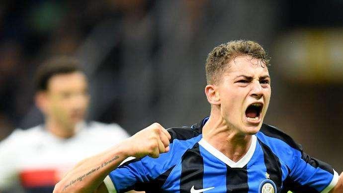 Esposito celebra l'Inter su Instagram: "Tu sei il vanto di Milano"